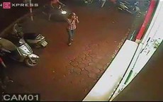 Video: Trộm túi xách ở cốp xe máy trong tích tắc